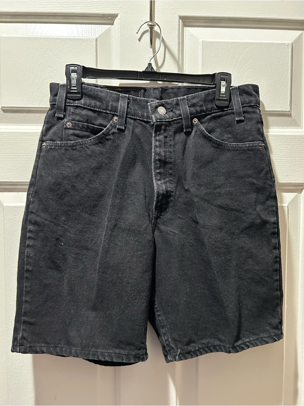 Levi's Vintage 550 Orange Tab Relaxed Fit Faded Black Denim Jean Shorts Size 32